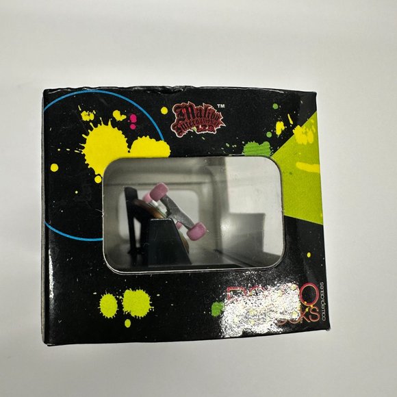 Retro Decks Collectibles Skateboard Fingerboard  - Picture 8 of 8